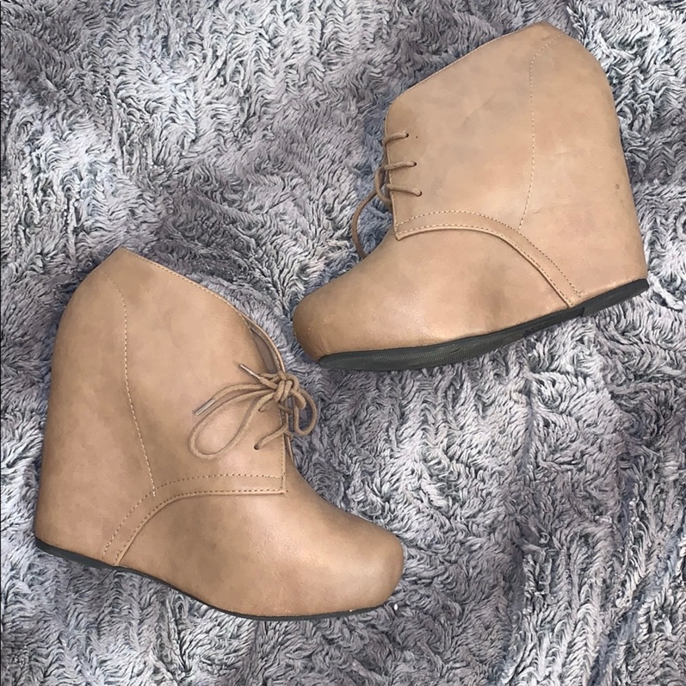 Charlotte Russe size 10 wedge heel